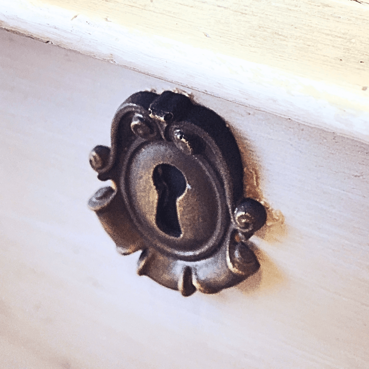 Keyhole Applique 001 - Resin Escutcheon for Furniture & Crafts