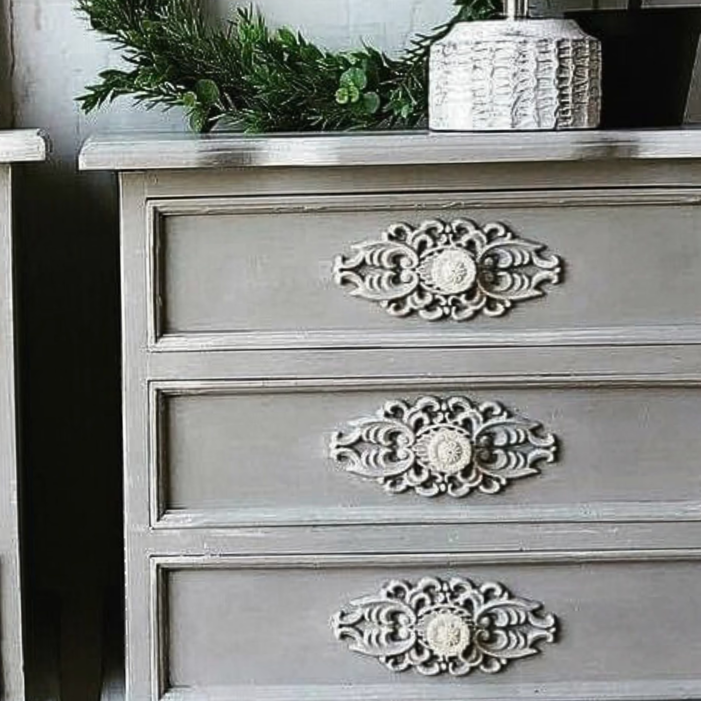 Plaque 008 - Resin Applique for Furniture & Crafts