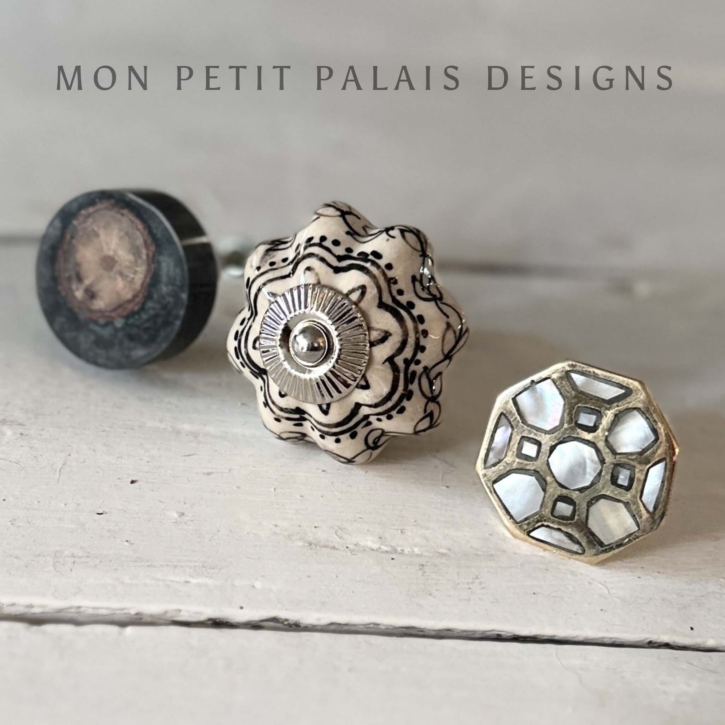 Odette – Gold Hexogen Mother of Pearl Knob