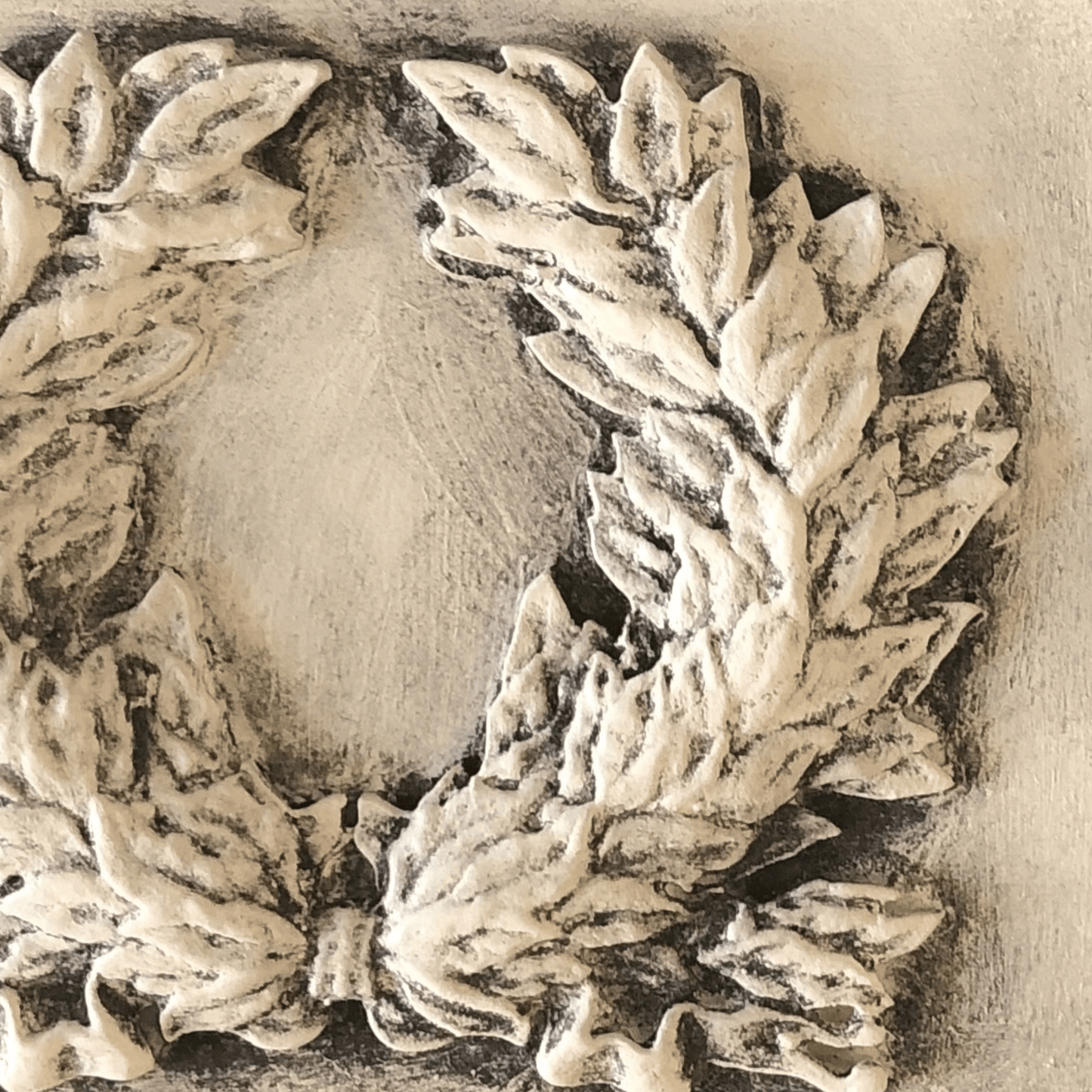 Wreath 005 - Resin Applique for Furniture & Crafts