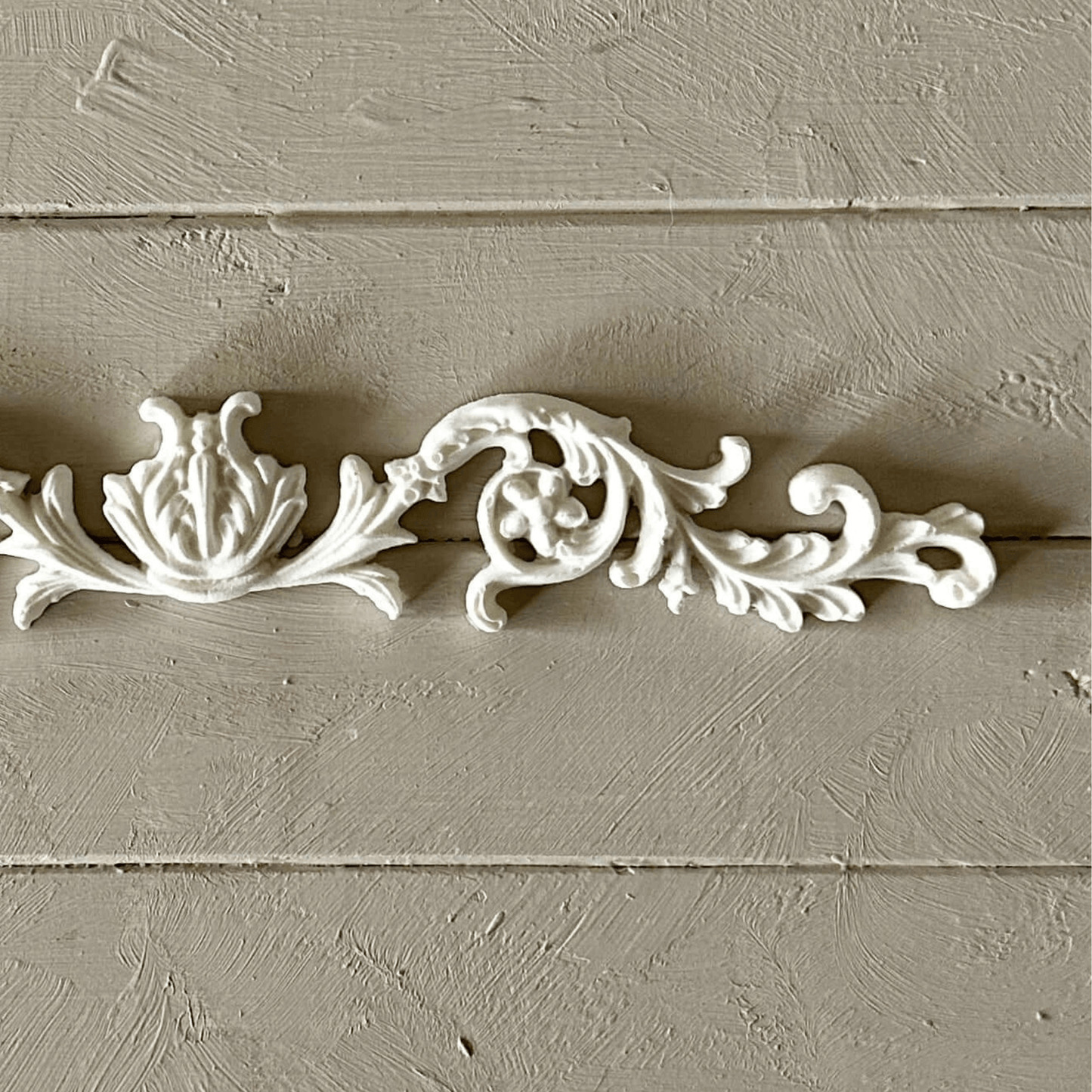 Pediment 004 - Resin Applique for Furniture & Crafts