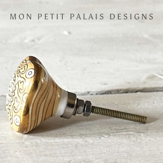 Marguerite - Soft Yellow & Gold Ceramic Knob