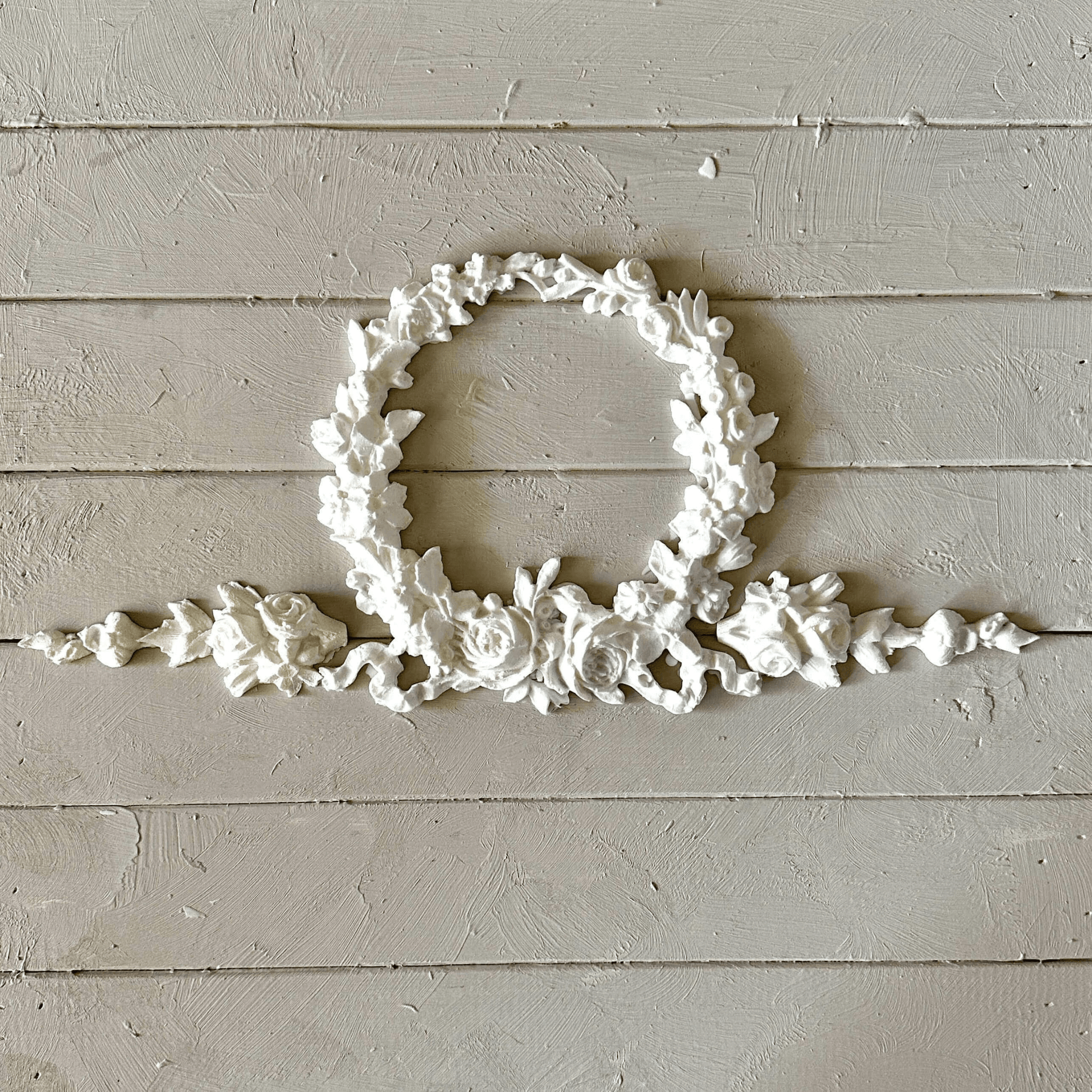 Drop 019 - Resin Applique for Furniture & Crafts, decorative white floral design for crafting and furniture.