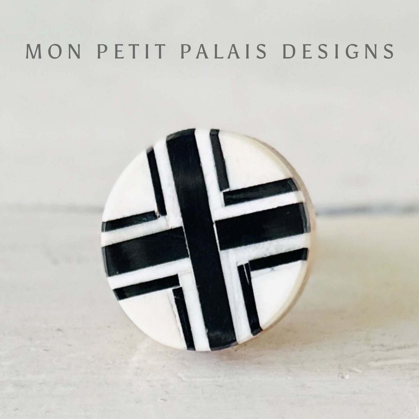 Stella - Black & Cream Cross Knob