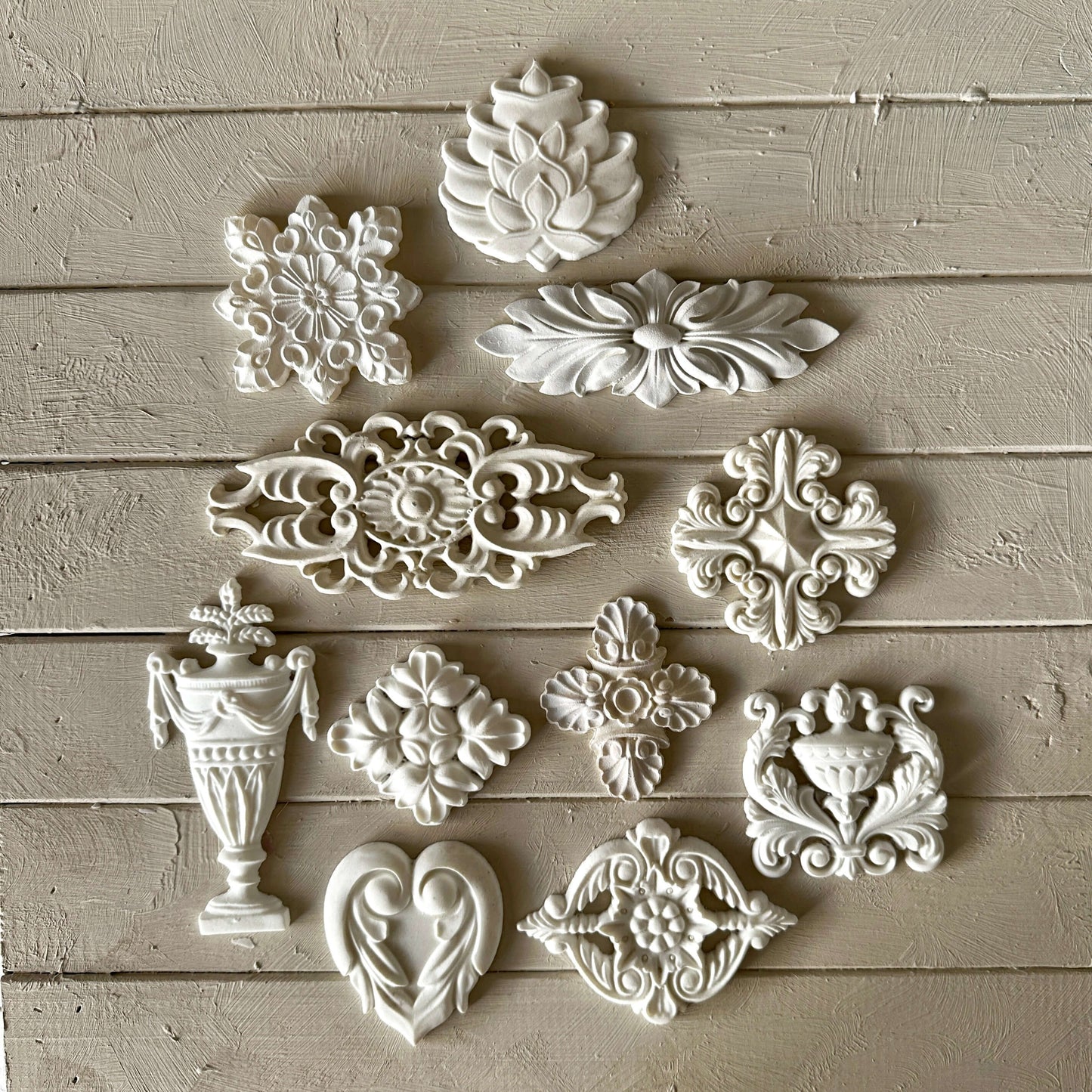 Plaque 019 - Resin Applique for Furniture & Crafts