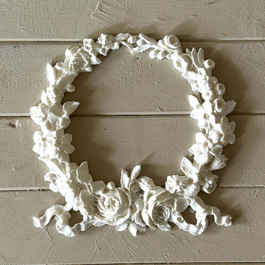 Wreath 003 - Resin Applique for Furniture & Crafts featuring detailed floral design on a neutral background.