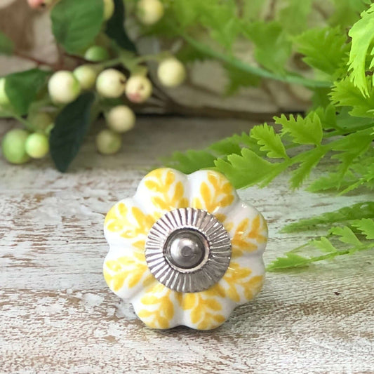 Heidi Yellow Leaf Pumpkin Knob